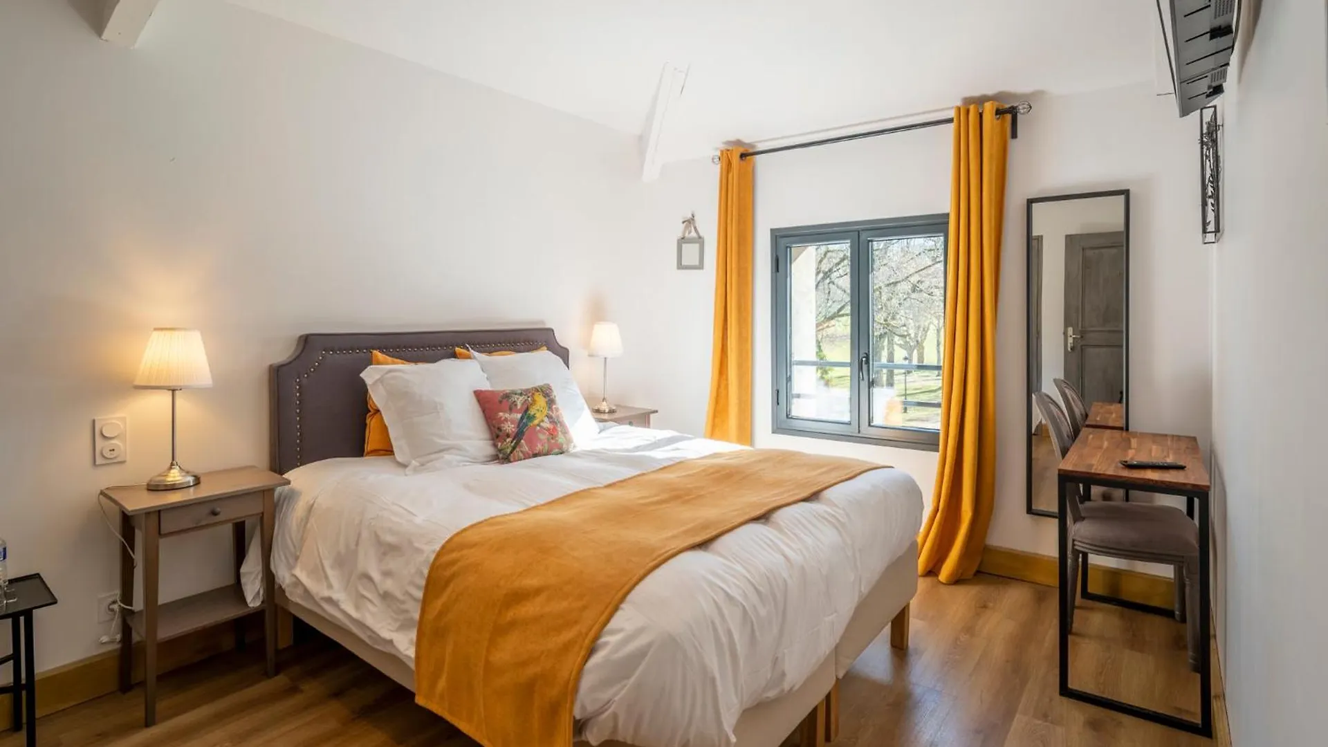 Chateau De Loubejac Montauban Hotel