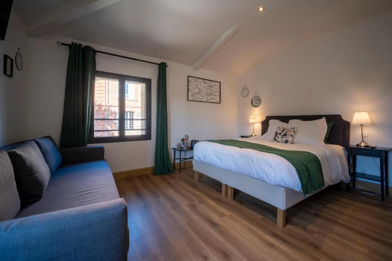 Chateau De Loubejac Montauban Hotel